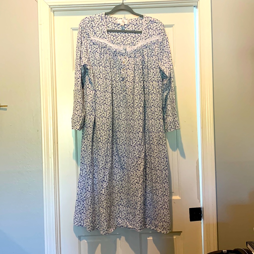 Eileen West thick cotton gown